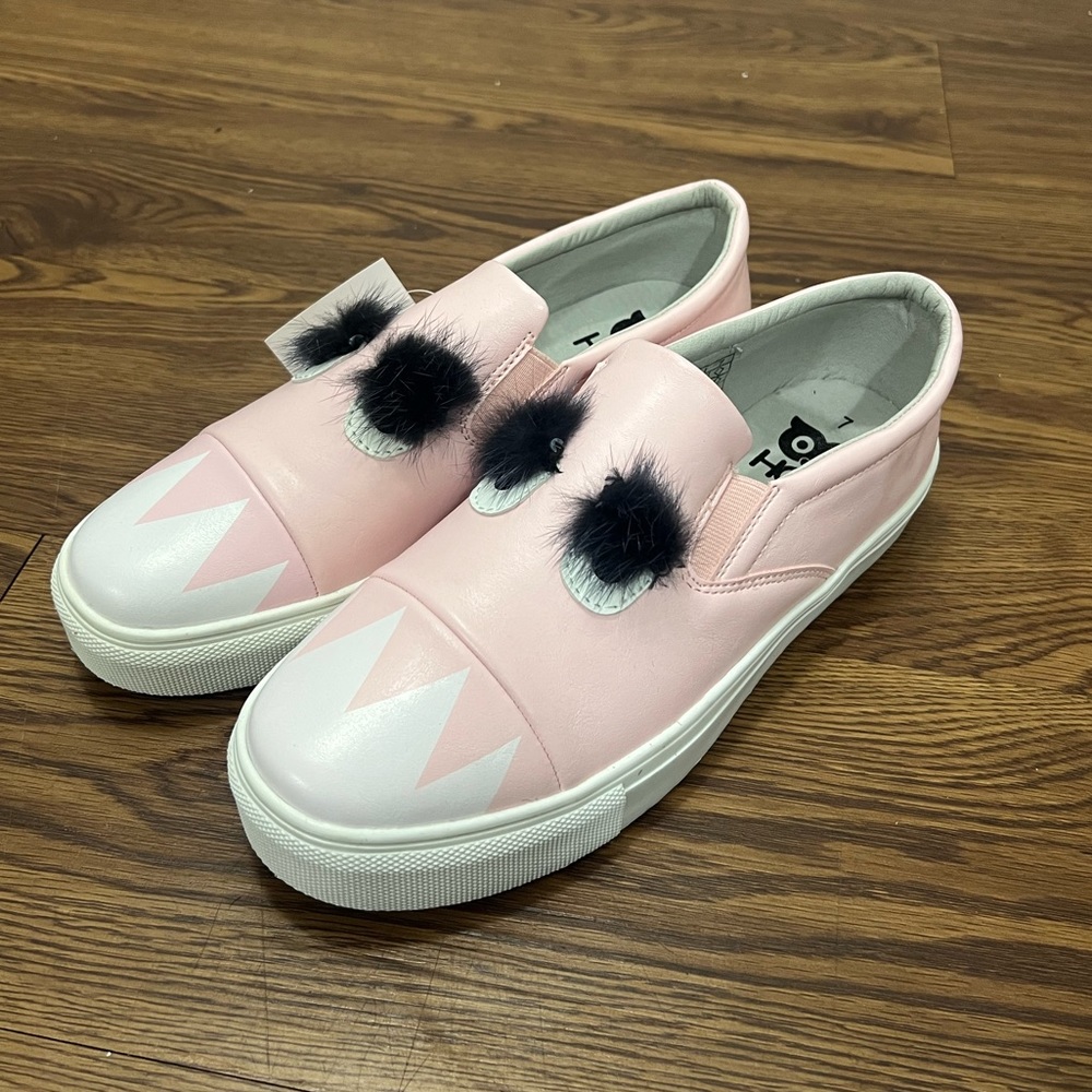 NEW HOO Charlie Mink Fur Monster Slip On Sneakers Size 7 US